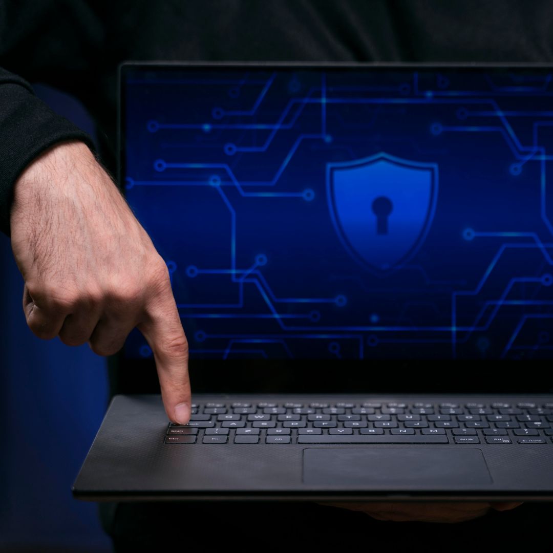 ¡Navegue con confianza! Descubra los trucos para proteger su información online 1 ¡Navegue con confianza! Descubra los trucos para proteger su información online Q'HUBO le trae algunos trucos para que su información online no caigan en las manos criminales que andan en internet.