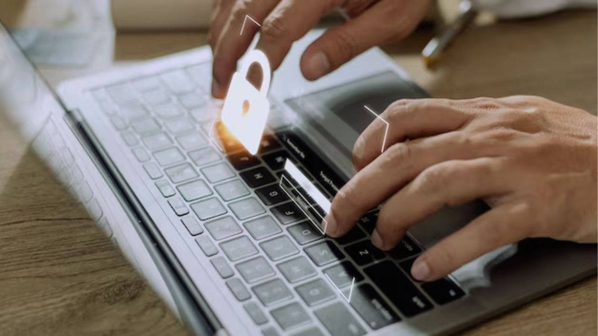 ¡Navegue con confianza! Descubra los trucos para proteger su información online Q'HUBO le trae algunos trucos para que su información online no caigan en las manos criminales que andan en internet.
