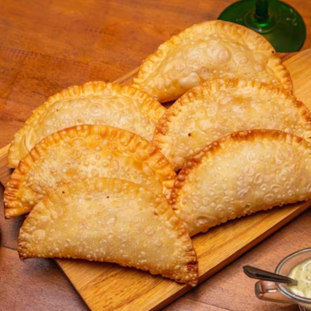 ¡Prográmese! Ya arrancó el 'Empanada Fest' 2023 1 ¡Prográmese! Ya arrancó el 'Empanada Fest' 2023 Desde hoy y hasta el próximo 19 de noviembre, los amantes de la empanada, también conocidos como"empanadólogos", podrán deleitar su paladar gracias al 'Empanada Fest'.
