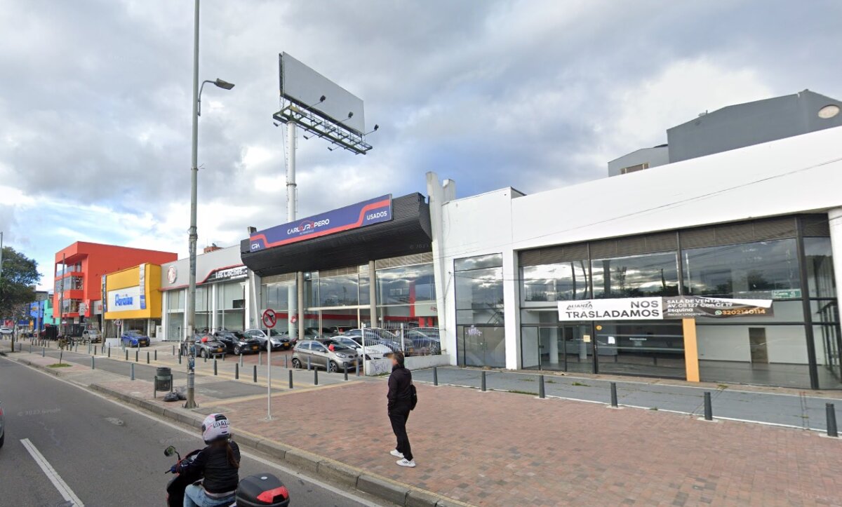 ¡Última Hora! Tiroteo cerca a la estación de TransMilenio Alcalá deja dos heridos Sujetos en moto habrían disparado contra un establecimiento comercial en inmediaciones de la estación de Transmilenio Alcalá, en el norte de Bogotá.