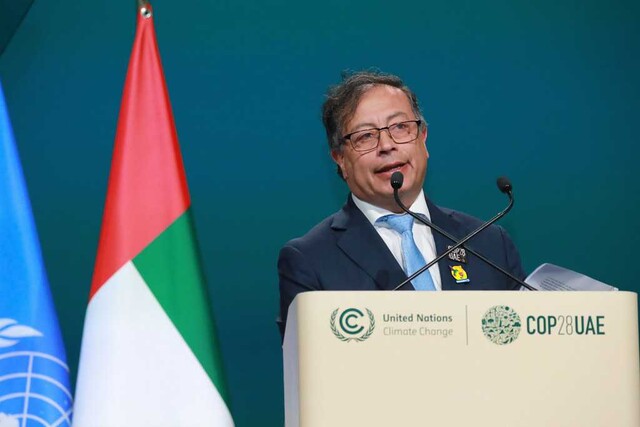 "No estaba de acuerdo con el manejo de la defensa del Estado": Petro sobre la renuncia de Zamora El presidente, Gustavo Petro, confirmó este lunes desde Dubái que en efecto se aceptó la renuncia de Martha Lucía Zamora, en la dirección de la Agencia Nacional de Defensa Jurídica, al sostener que no estaba de acuerdo con la manera como ejercía el cargo.