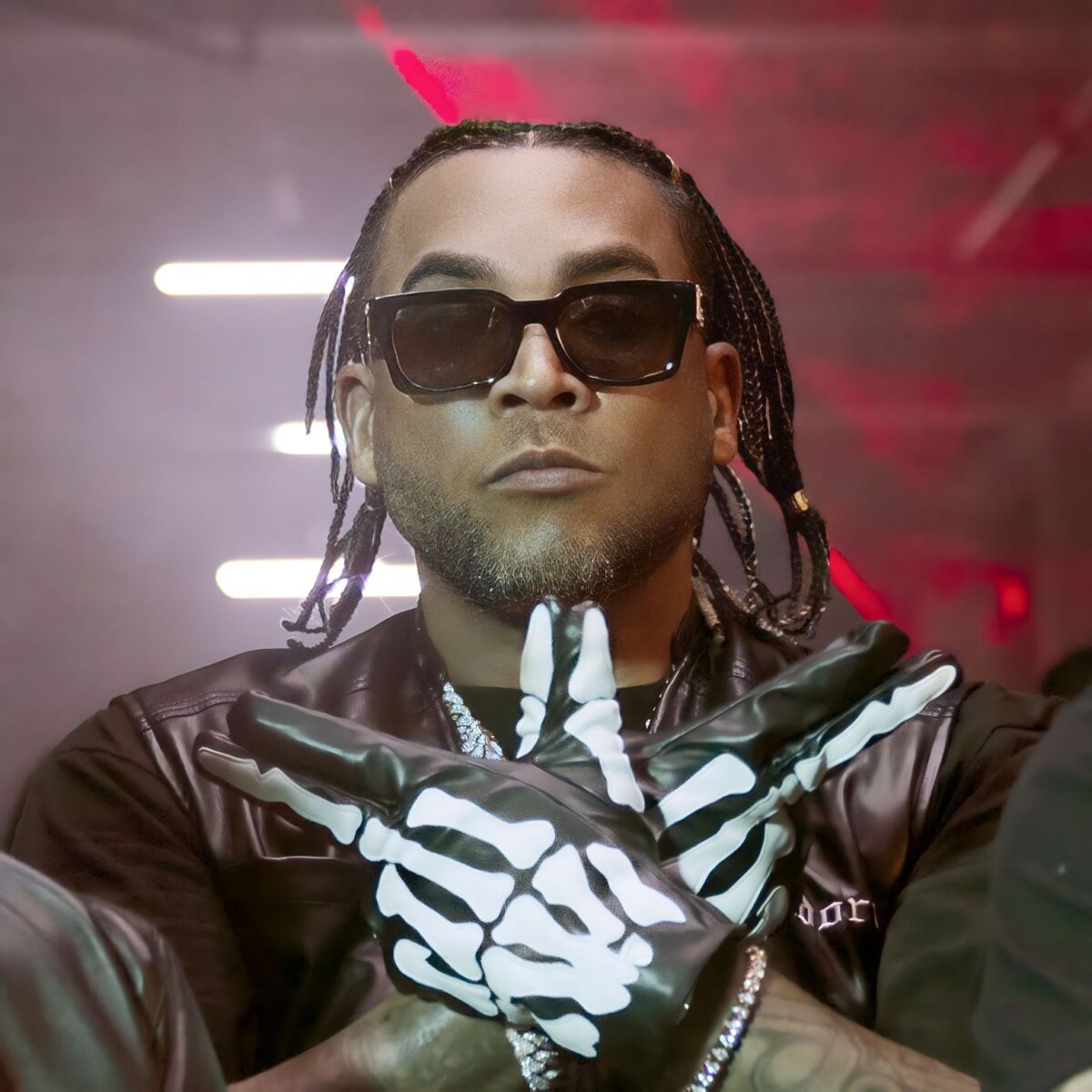5 iconos del reguetón que se convirtieron al cristianismo en medio de la fama 3 5 iconos del reguetón que se convirtieron al cristianismo en medio de la fama Además de Daddy Yankee, han sido varios los representantes del género urbano los que han decidido incluir a Dios y al cristianismo en sus vidas.