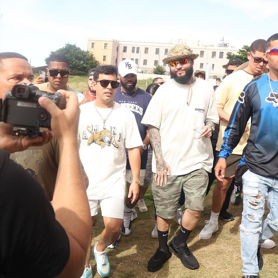 5 iconos del reguetón que se convirtieron al cristianismo en medio de la fama 2 5 iconos del reguetón que se convirtieron al cristianismo en medio de la fama Además de Daddy Yankee, han sido varios los representantes del género urbano los que han decidido incluir a Dios y al cristianismo en sus vidas.