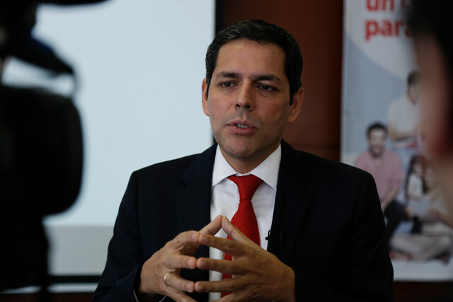 A Colombia llegó lo último en tecnología en la nube 1 A Colombia llegó lo último en tecnología en la nube Gracias al trabajo mancomunado de la gigante de servicios tecnológicos Oracle y Claro, en el país empezó a operar ‘Región Nube’, una infraestructura tecnológica innovadora de la cual hoy solo gozan 24 países.