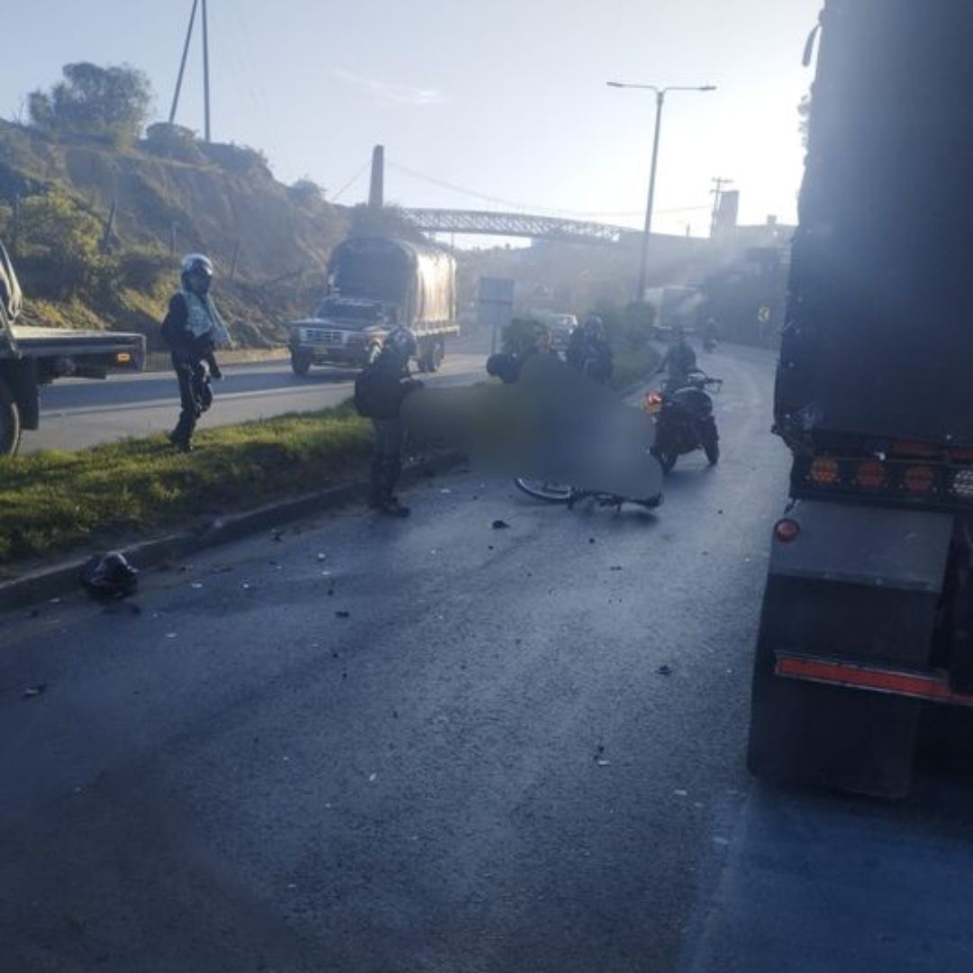 Accidente entre motero y ciclista deja un muerto El ciclista murió tras el fuerte impacto. Los hechos ocurrieron en la vía Facatativá- Bogotá.