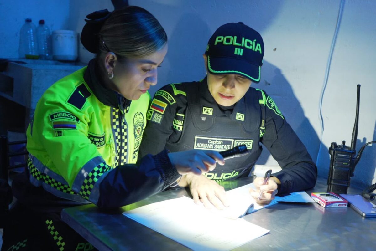 Alcaldía de Bogotá toma medidas para garantizar un Año Nuevo seguro 1 Alcaldía de Bogotá toma medidas para garantizar un Año Nuevo seguro La Alcaldía Mayor de Bogotá entregó un balance del Plan Navidad y adoptó una serie de medidas preventivas en materia de salud, seguridad, convivencia y movilidad, para garantizar la tranquilidad y el bienestar de los bogotanos durante la celebración del año nuevo.