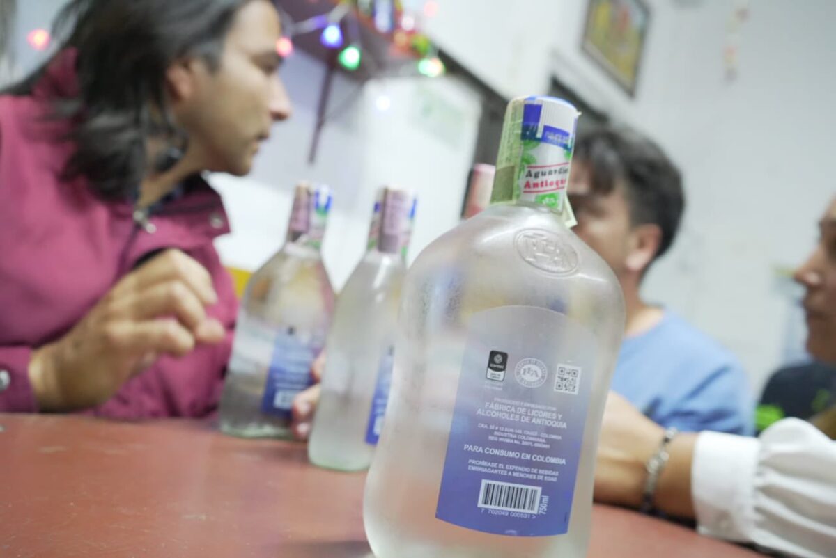Alcaldía de Bogotá toma medidas para garantizar un Año Nuevo seguro 2 Alcaldía de Bogotá toma medidas para garantizar un Año Nuevo seguro La Alcaldía Mayor de Bogotá entregó un balance del Plan Navidad y adoptó una serie de medidas preventivas en materia de salud, seguridad, convivencia y movilidad, para garantizar la tranquilidad y el bienestar de los bogotanos durante la celebración del año nuevo.