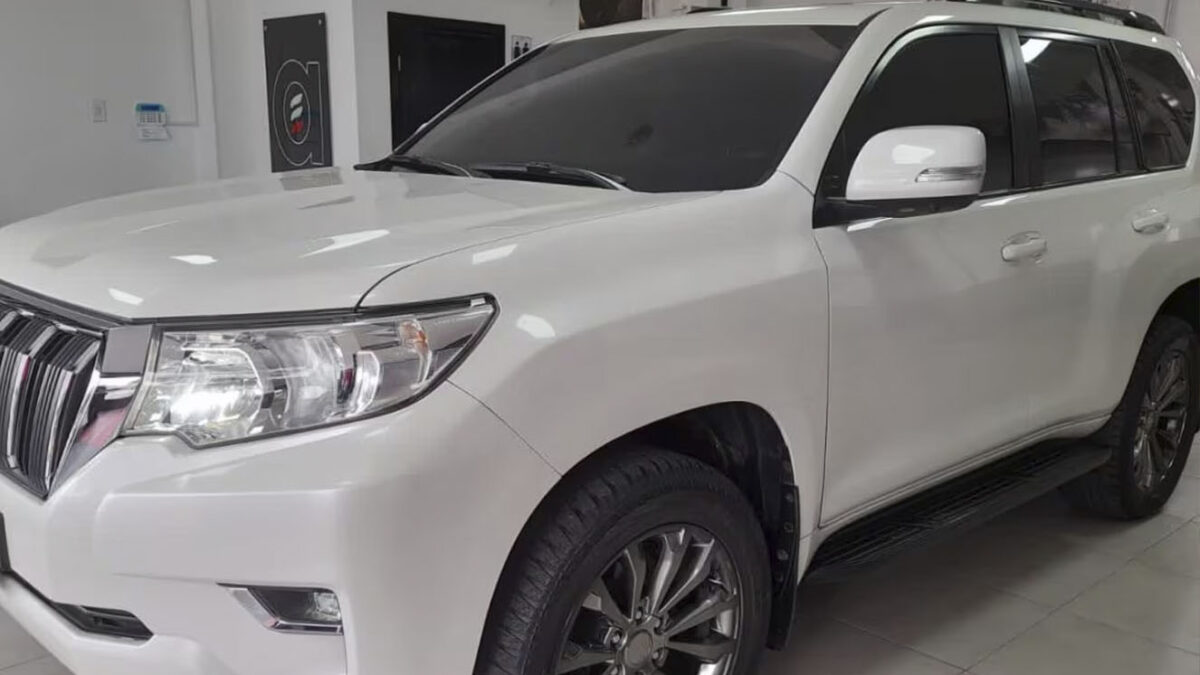 Alerta por nueva modalidad de robo: denuncian hurto de camioneta en 'valet parking' de Bogotá Los denunciantes afirman que su camioneta fue robada luego de tomar el servicio de 'Valet Parking' de un gastro bar al norte de Bogotá.