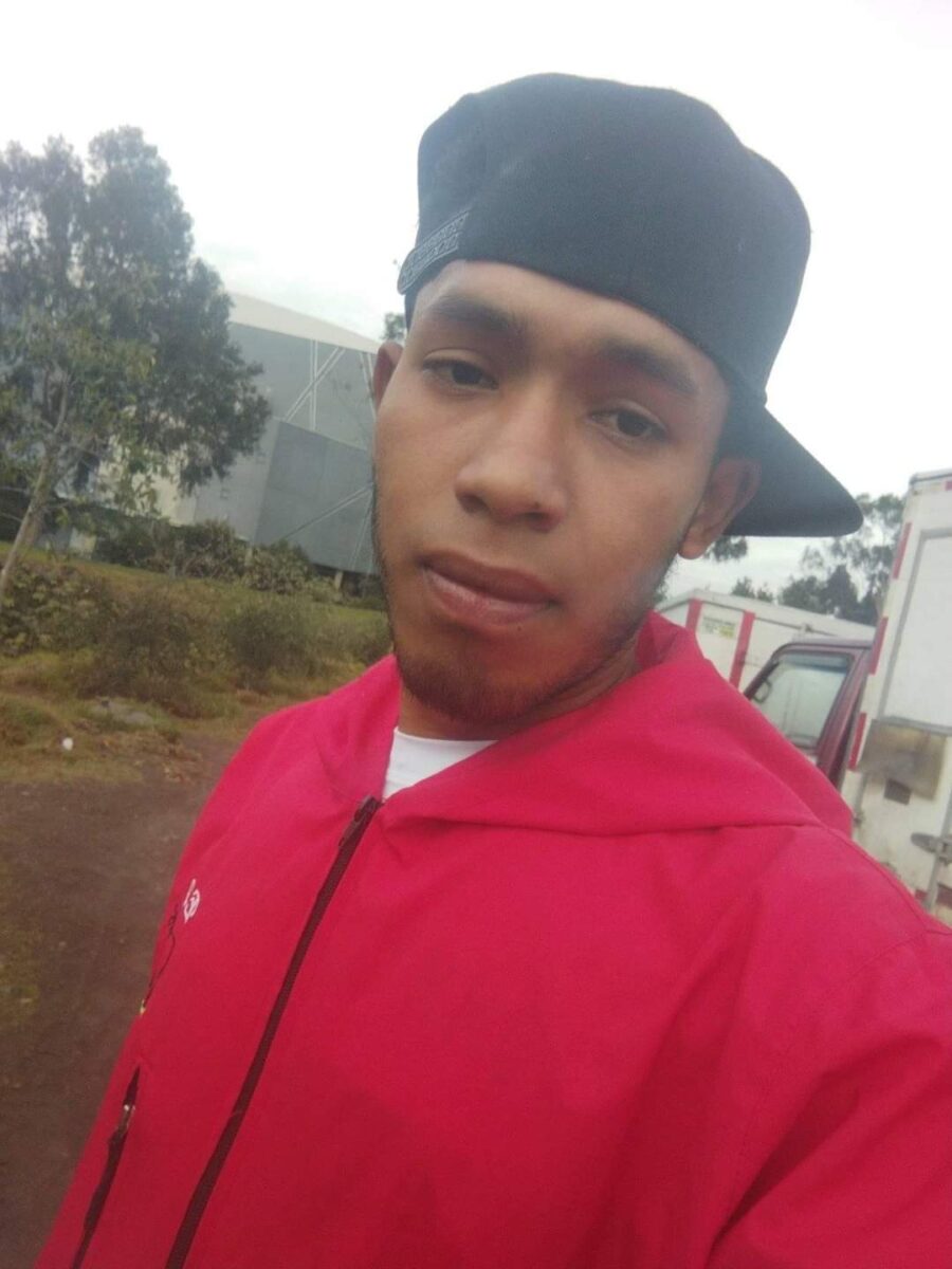 Detalles sobre el homicidio de dos primos en Soacha El barrio los Olivos II vivió una aterradora Noche de Velitas tras presenciar el asesinato de dos primos que celebraban y departían en dicho sector de Soacha.