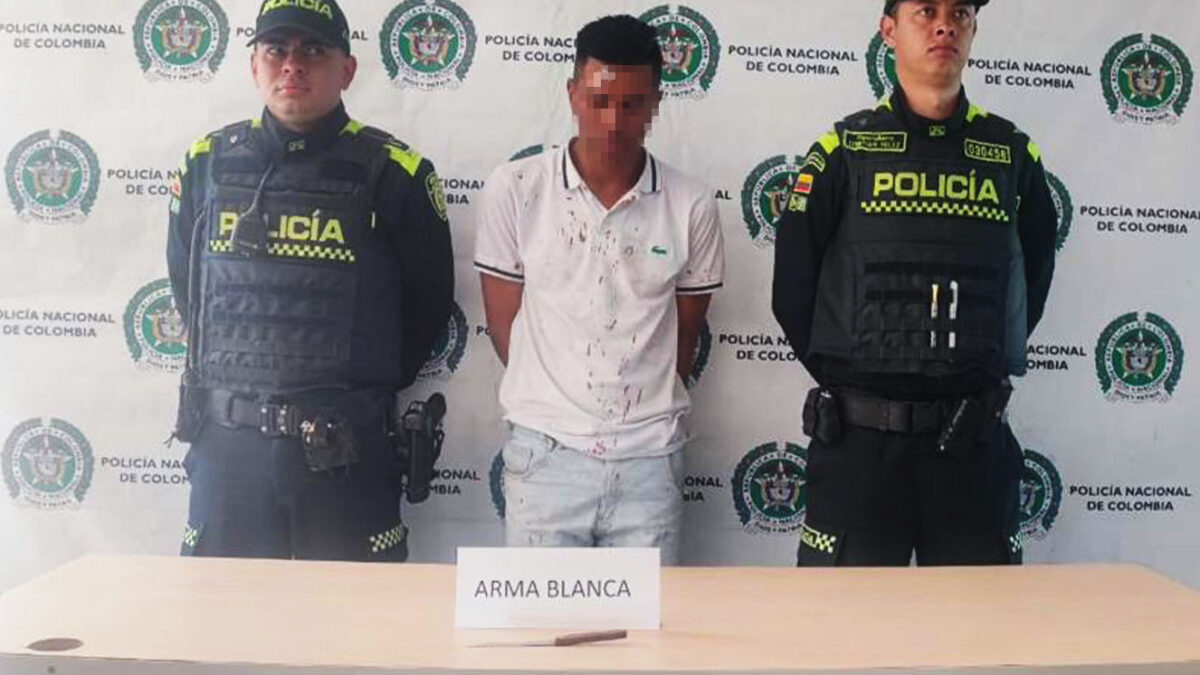 Joven fue asesinado en un hecho de intolerancia en Usme 8 Joven fue asesinado en un hecho de intolerancia en Usme De acuerdo con las autoridades, Jhon Alexander, de 31 años, fue asesinado en un hecho de intolerancia por un joven de 25 años en el barrio La Aurora, de Usme.