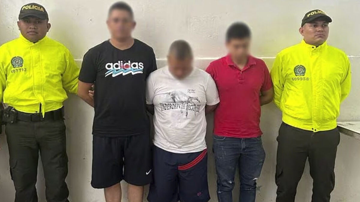 Capturan a cantante vallenato señalado de mandar coca a Estados Unidos 1 Capturan a cantante vallenato señalado de mandar coca a Estados Unidos El cantante vallenato fue capturado por, al parecer, enviar coca a Estados Unidos.