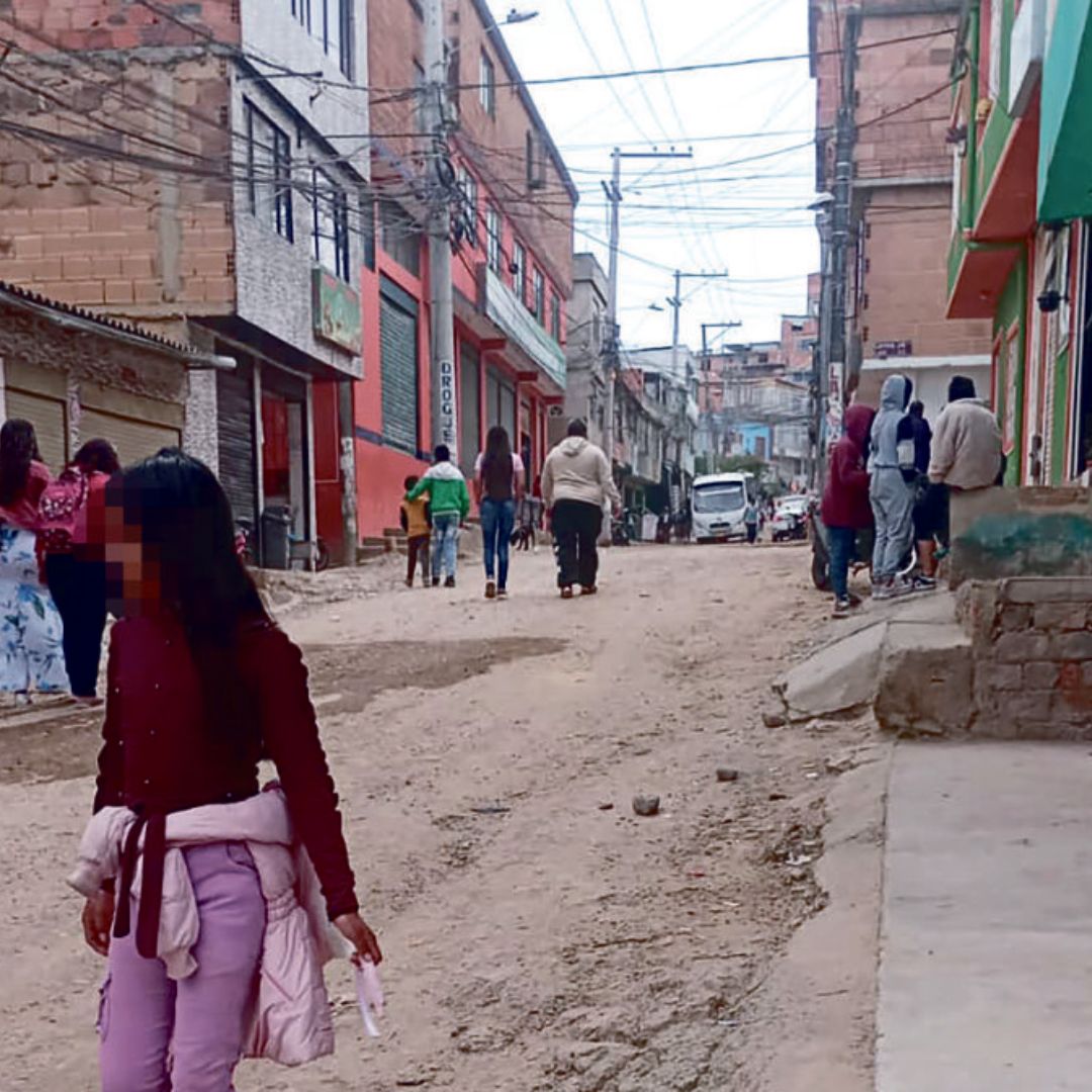 Crimen a bala en Soacha 1 Crimen a bala en Soacha Un nuevo crimen se perpetró en la noche de este sábado en el municipio de Soacha, en el sector de Luis Carlos Galán Sarmiento, cuando un hombre fue asesinado a bala.