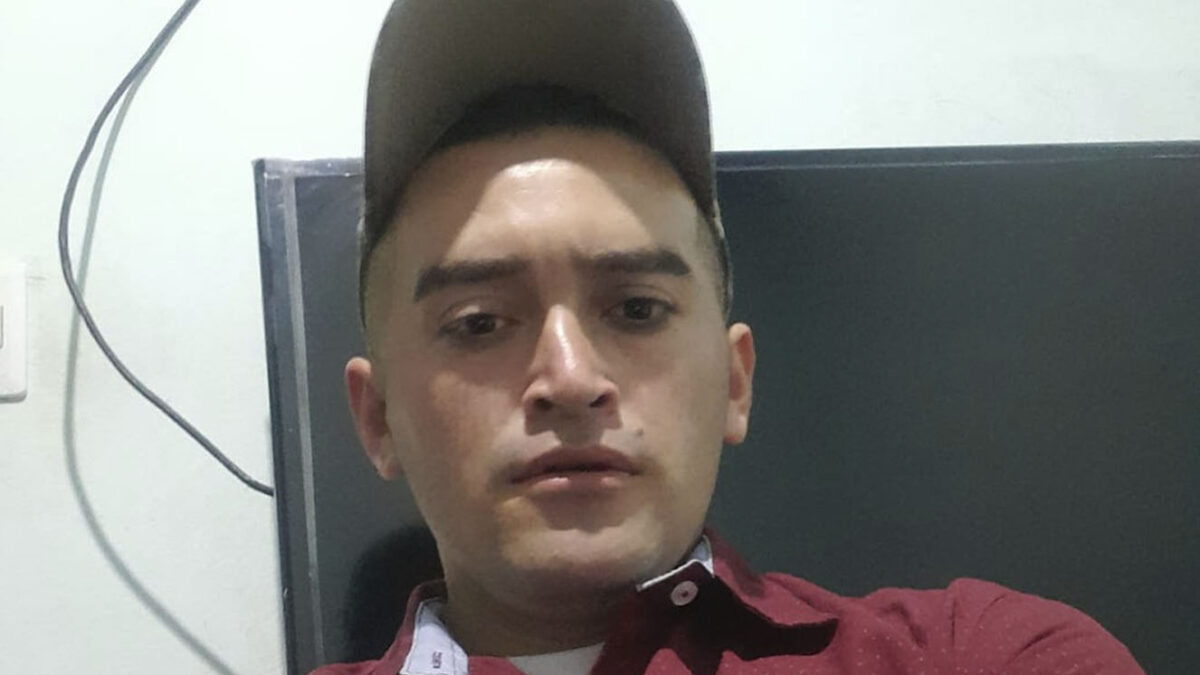 Balearon a Élver en Soacha Dos sujetos armados, sin mediar palabra, le arrebataron la vida Élver Redondo, un hombre de 32 años. Le contamos los detalles del crimen.