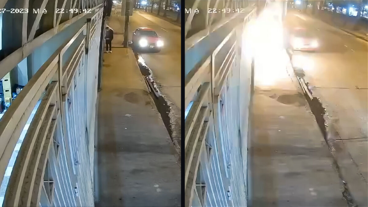 EN VIDEO: Delincuente intentó poner un explosivo en un local y terminó muerto En video quedó registrado el momento exacto en el que un hombre trata de poner una granada en un establecimiento comercial, pero falla en el intento, pues el artefacto se le estalla en la mano.