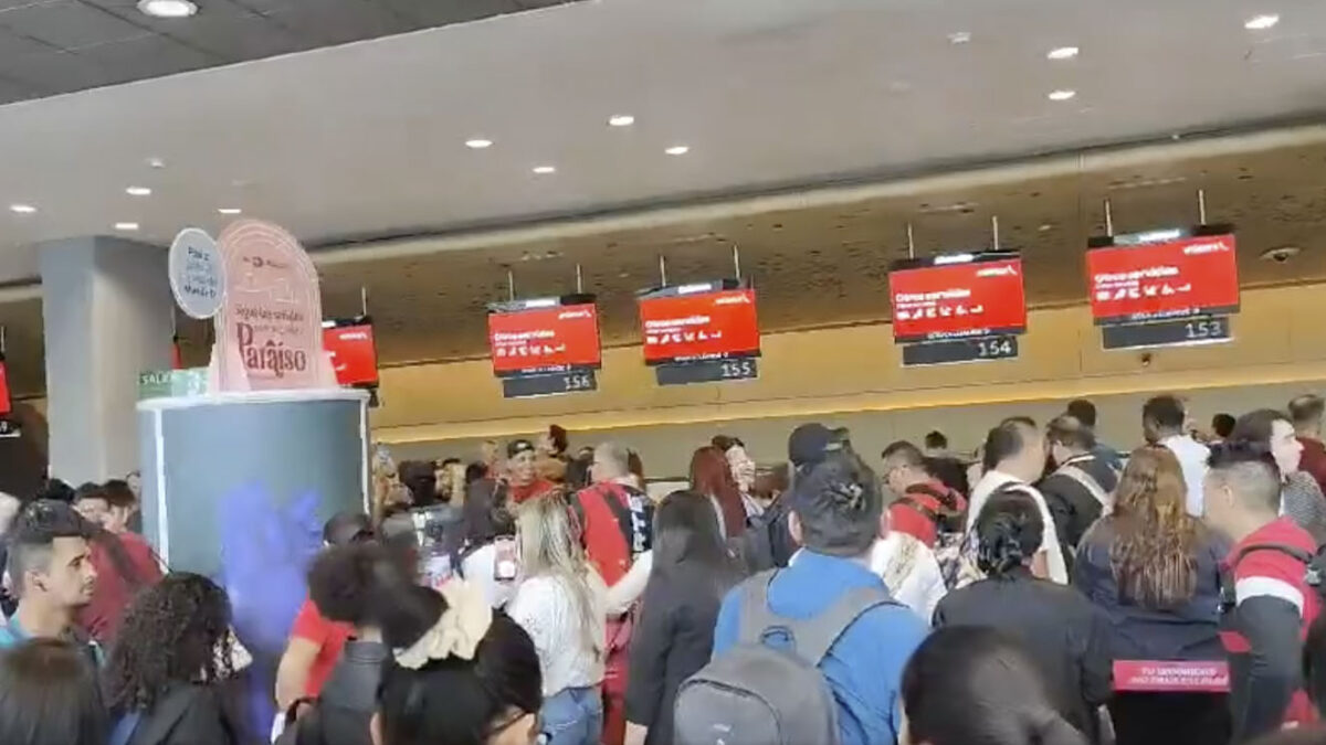 Denuncian demoras en vuelos del aeropuerto El Dorado Usuarios se han quejado por demoras en vuelos.