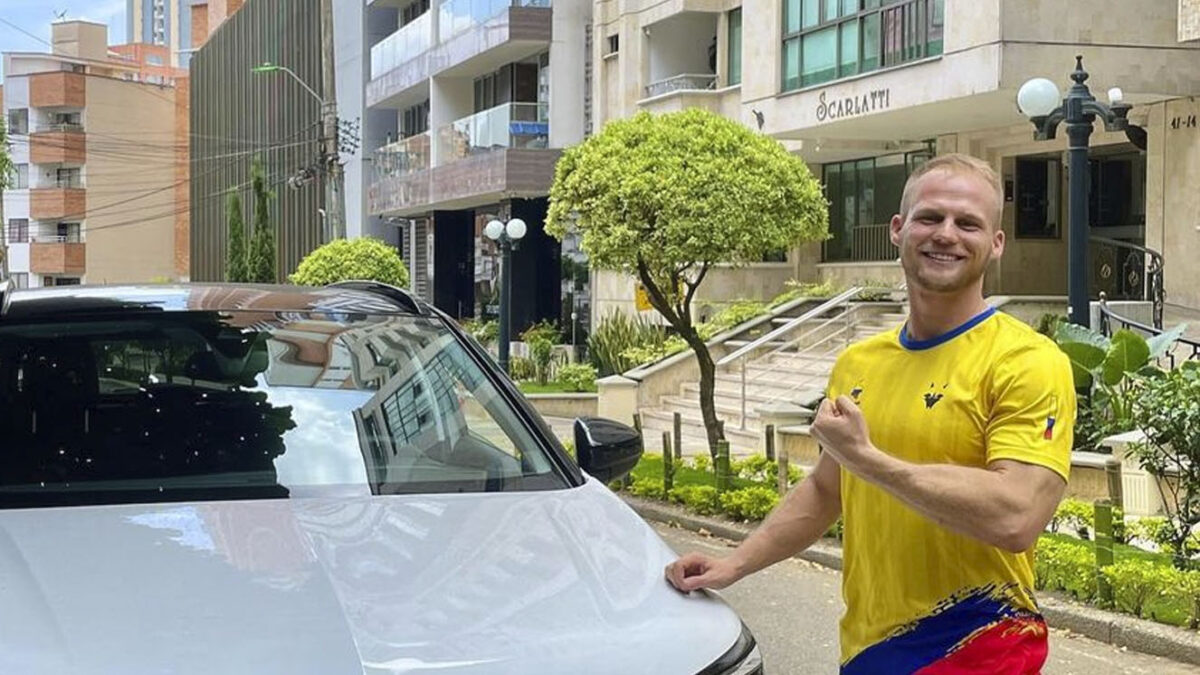Dominic Wolf denunció amenazas de muerte Dominic Wolf, el influencer colombiano que se ha hecho viral en redes sociales por hablar de Colombia, denunció que está siendo objeto de amenazas e insultos por parte de algunos seguidores en redes sociales.