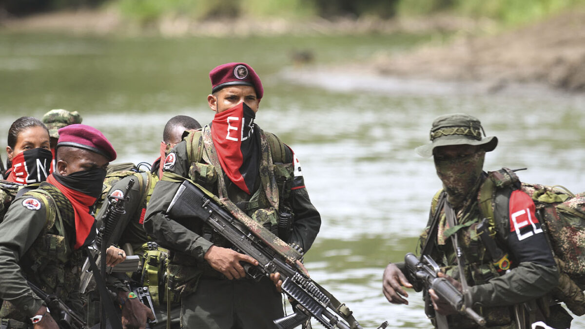 ELN condiciona el fin del secuestro: exige que el Gobierno los financie 5 ELN condiciona el fin del secuestro: exige que el Gobierno los financie Antonio García, comandante militar del ELN, volvió a causar polémica al condicionar de nuevo el acuerdo de no secuestrar más, que se creía ya se había acordado con ese grupo guerrillero durante la quinta ronda de negociaciones, que concluyó hace pocos días en México.