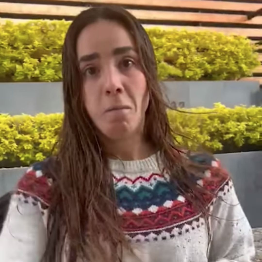 EN VIDEO: Mujer fue mechoneada por una actriz tras pedirle que le pusiera correa a su perro En un video publicado en redes sociales, una joven denunció a la actriz y periodista Laura Lara por agredirla física y verbalmente, luego de que le solicitara ponerle correa a su mascota.