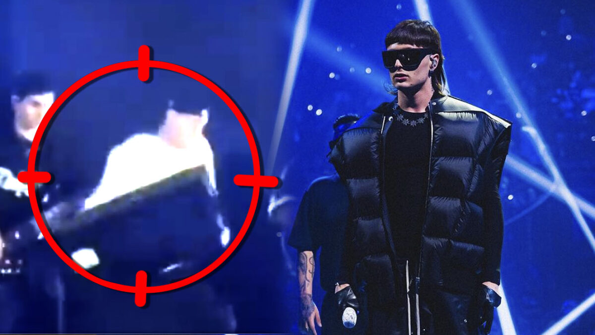 EN VIDEO: Peso Pluma enloquece y rompe pantalla en pleno concierto 3 EN VIDEO: Peso Pluma enloquece y rompe pantalla en pleno concierto Un video en el que se ve al cantante Peso Pluma romper y patear una pantalla en medio de su concierto, causa indignación entre sus fans.