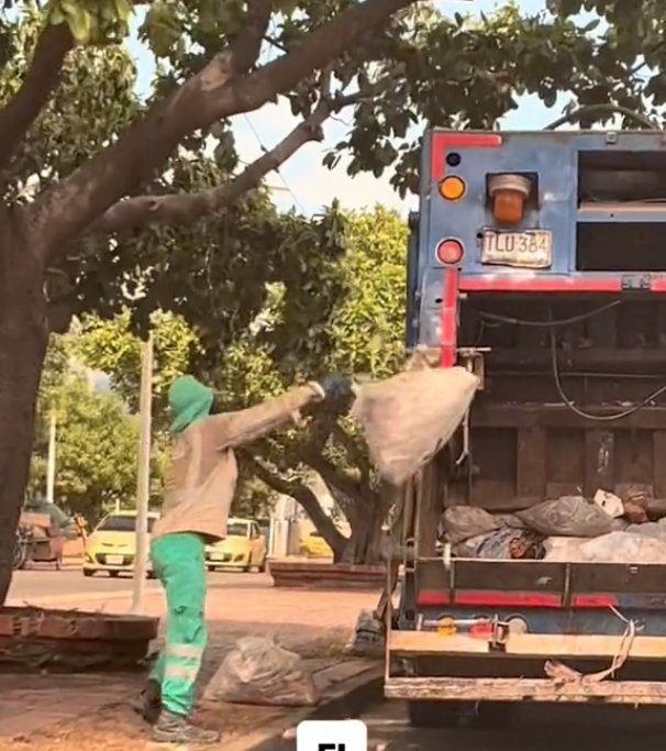 EN VIDEO: Recolector de basura se vuelve viral por su peculiar manera de trabajar Un trabajador de una empresa de aseo en Valledupar ha sido elogiado por su gran actitud para trabajar y ponerle sabor a su rutina.