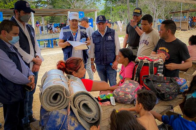 El número de migrantes colombianos en la selva del Darién ha aumentado un 200% La cifra de colombianos que atraviesan el Tapón del Darién creció un 214% entre 2022 y 2023, reveló el pasado lunes la Defensoría del Pueblo en un reporte que mencionó algunas causas de esa migración irregular.