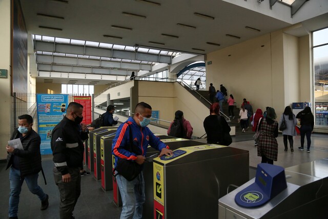 El pasaje de TransMilenio para el 2024 quedaría en $3.100: Carlos Fernando Galán El nuevo alcalde de Bogotá, Carlos Fernando Galán, dijo este jueves que el pasaje de TransMilenio para el 2024 quedará en $3.100.