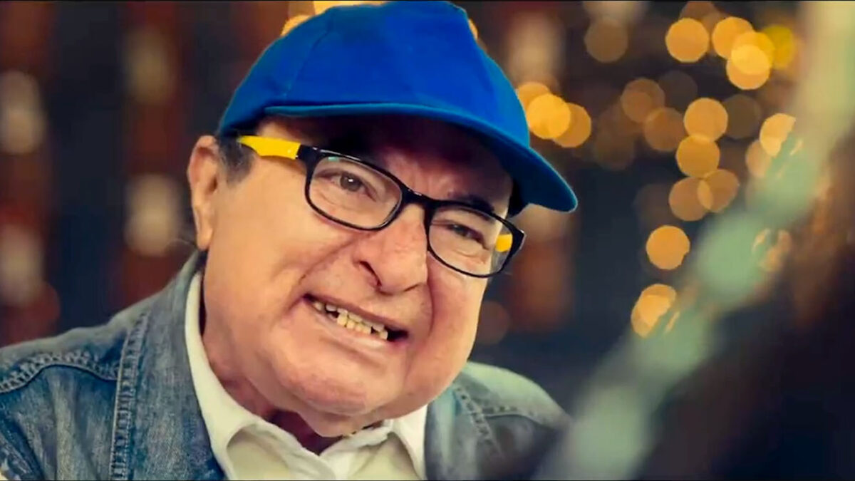 El regreso de Alberto Saavedra a la pantalla grande 2 El regreso de Alberto Saavedra a la pantalla grande En esta oportunidad Alberto Saavedra nos habló de su personaje en la película 'Quiero que me mantengan', que llegará a las salas de cine del país en enero del 2024. También, nos contó lo difícil que ha sido seguir actuando a su edad.