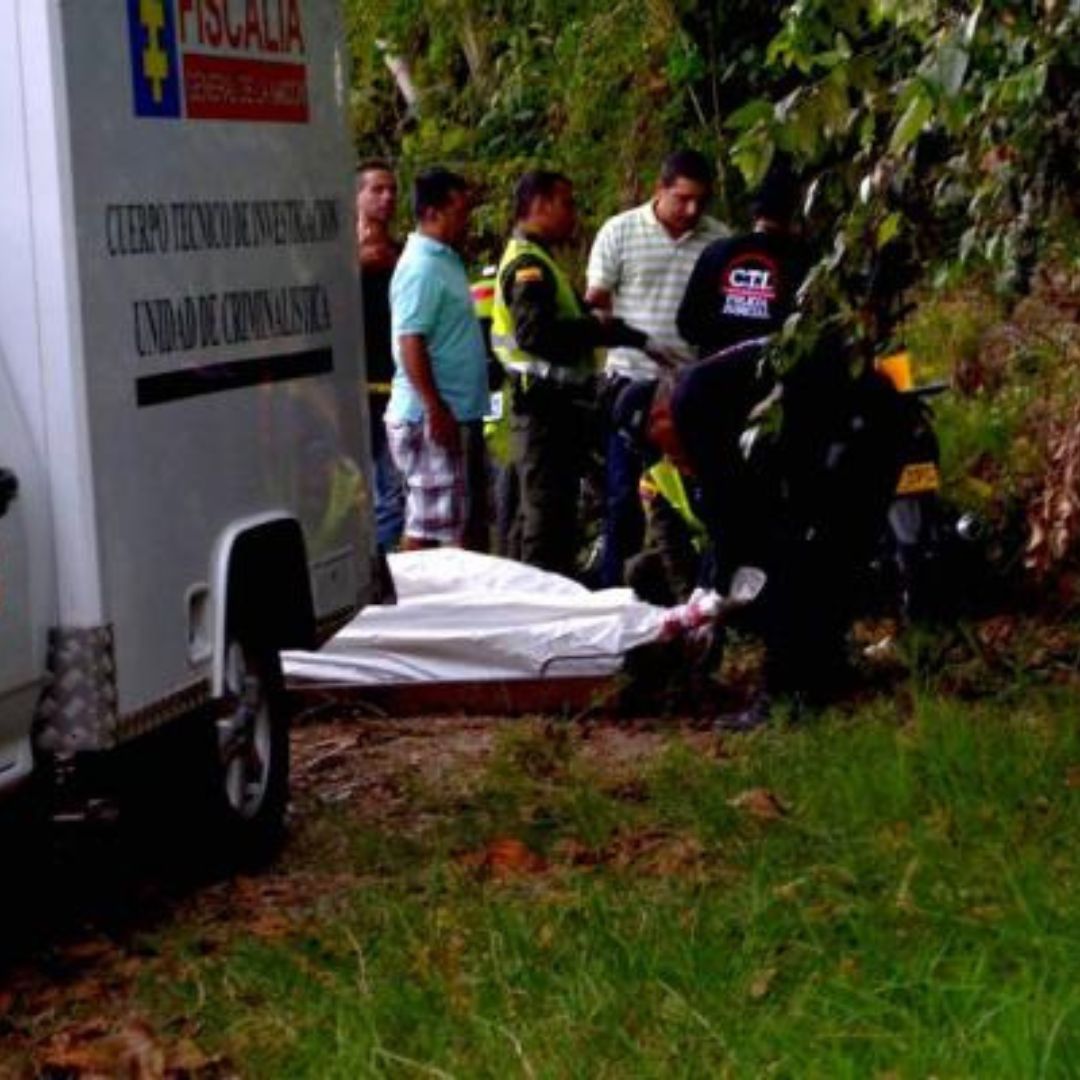 Encuentran cuerpo con signos de tortura en Soacha 1 Encuentran cuerpo con signos de tortura en Soacha Encontraron en cuerpo de un hombre con aparentes signos de tortura en el municipio de Soacha.