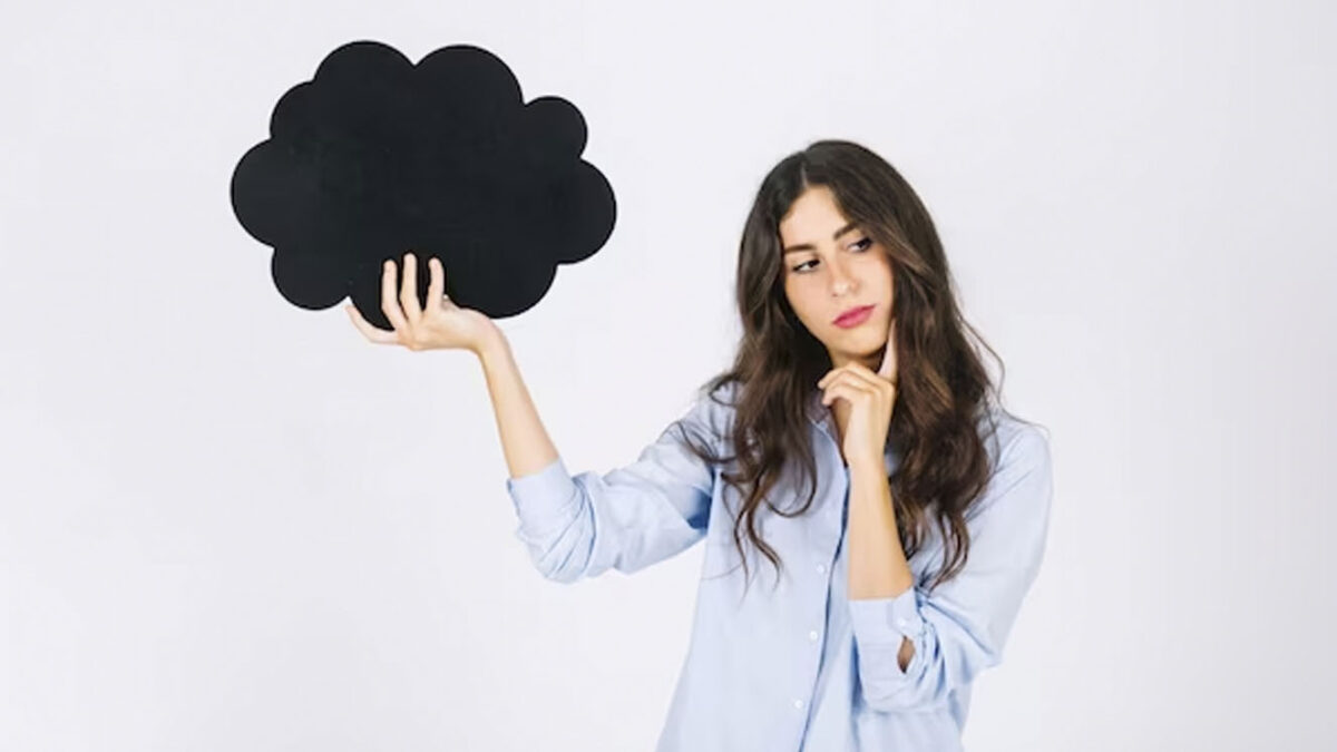 Espante la nube negra de su vida 7 Espante la nube negra de su vida En ocasiones, sin saber por qué, nos invade una ráfaga de tristeza que nos hace sentir desconectados de todo; es como si creyéramos que no le importamos a nadie.