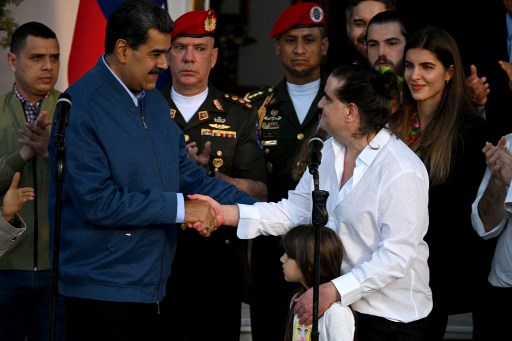 Estados Unidos liberó a Alex Saab por canje con Venezuela 1 Estados Unidos liberó a Alex Saab por canje con Venezuela El Gobierno de Venezuela ha confirmado este miércoles la liberación del empresario colombiano Alex Saab, considerado como el testaferro del presidente Nicolás Maduro y detenido en Estados Unidos desde el año 2020 acusado del delito de blanqueo de capitales.