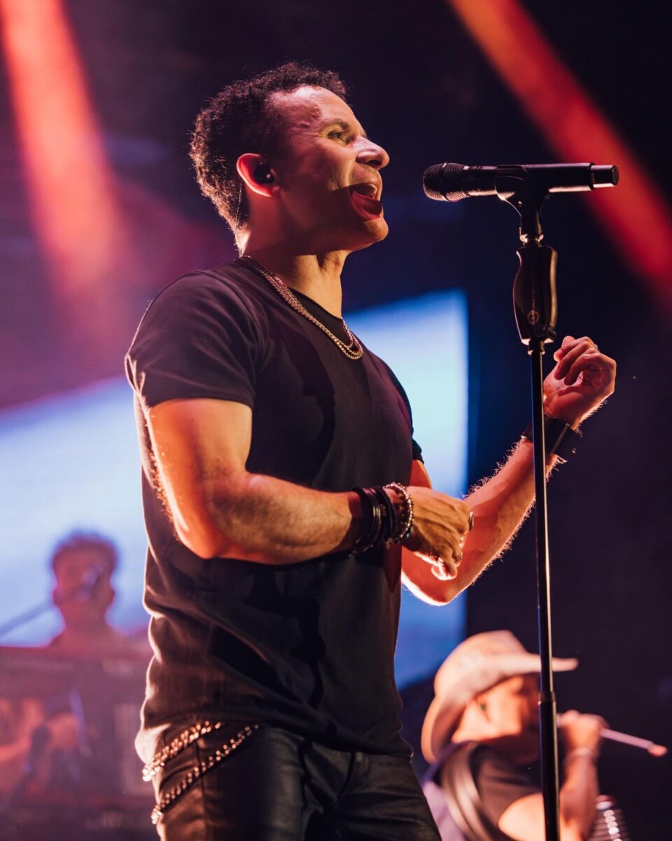 Fonseca dará concierto el próximo año en España El reconocido cantautor colombiano, Fonseca, prepara sus maletas para llegar a España con un espectáculo que promete hacer vibrar el WiZink Center de Madrid el próximo 13 de septiembre de 2024.
