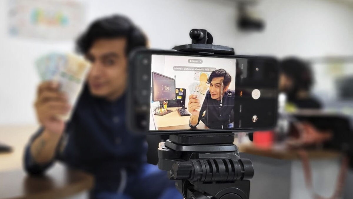 Haga que su contenido en redes la rompa Si es de los que se quiere dedicar a ganar dinero por crear contenido en redes, es importante que tenga algunos aspectos claros. Q'HUBO le cuenta cuáles son y como hacerlos realidad.