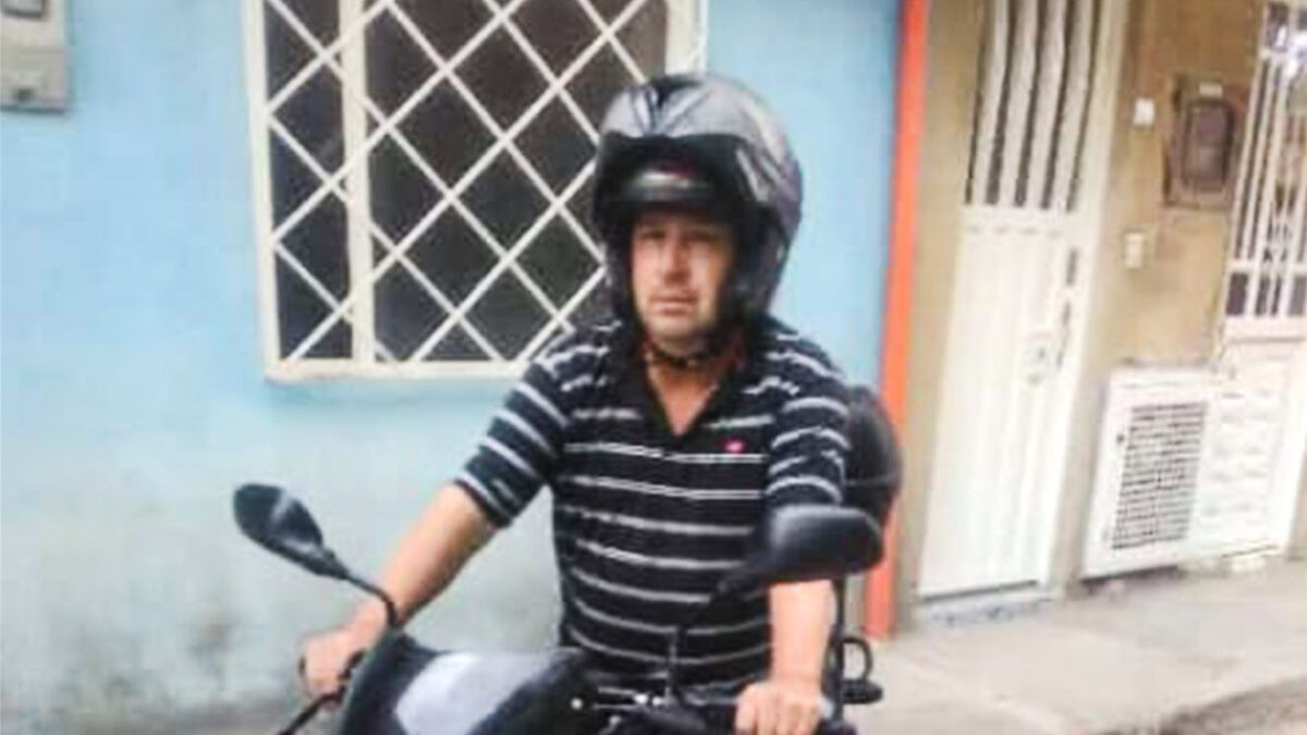 Gilberto fue hallado sin vida al interior de su celda Justo antes de recibir la esperada visita de su hija, Gilberto Martínez fue hallado sin vida en su celda. Q'Hubo conoció la versión de la familia, a la cual solo le quedan dudas sobre esta misteriosa muerte.
