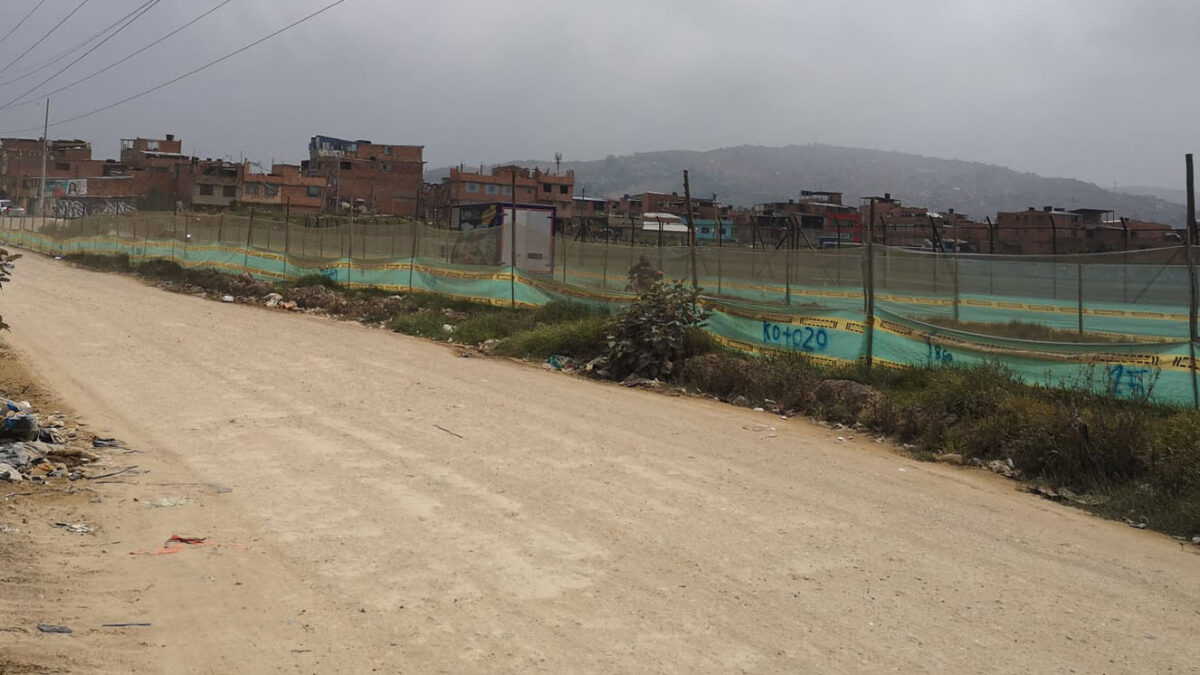Homicidio en Soacha: hombre recibió disparo en la cabeza 1 Homicidio en Soacha: hombre recibió disparo en la cabeza En la noche del lunes un nuevo crimen se perpetró en el barrio La María (Soacha), cuando un hombre fue baleado.
