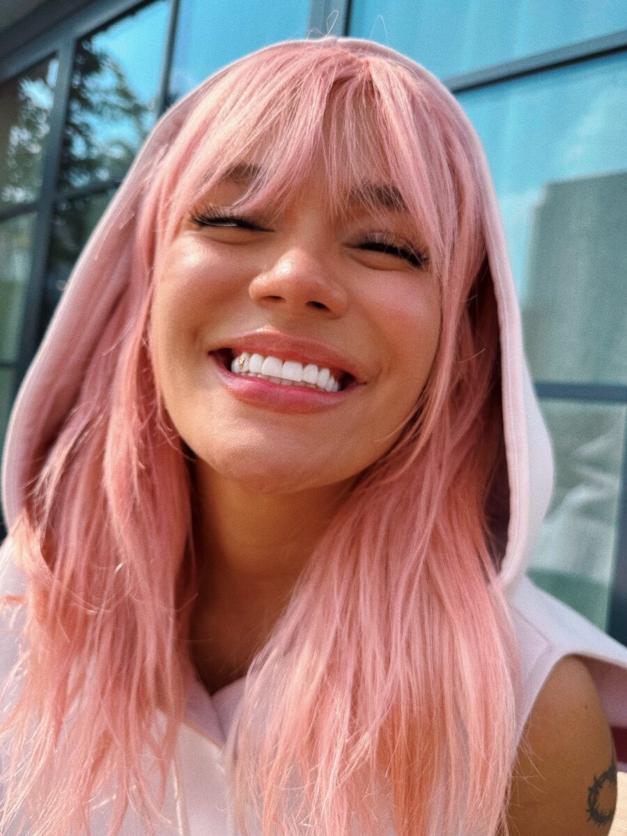 Karol G debutará en la actuación Se siguen conociendo detalles de 'Griselda', la nueva miniserie protagonizada por Sofía Vergara y en la que participa la cantante colombiana Karol G.