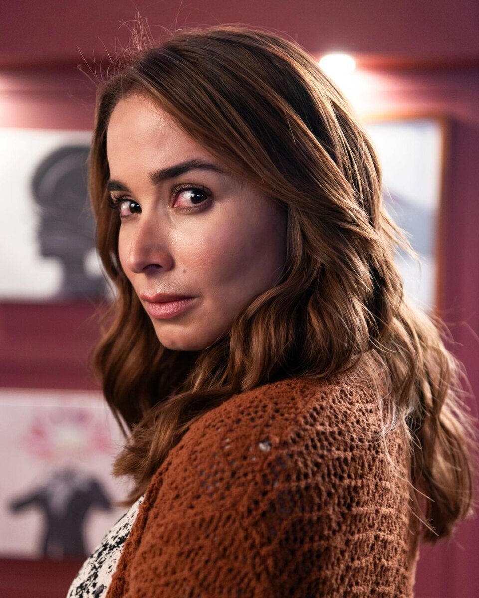 'La Sustituta' será la nueva serie de suspenso protagonizada por Majida Issa 1 'La Sustituta' será la nueva serie de suspenso protagonizada por Majida Issa La reconocida actriz Majida Issa será la estrella de la nueva producción 'La Sustituta', una historia llena de suspenso, intriga y misterio psicológico.