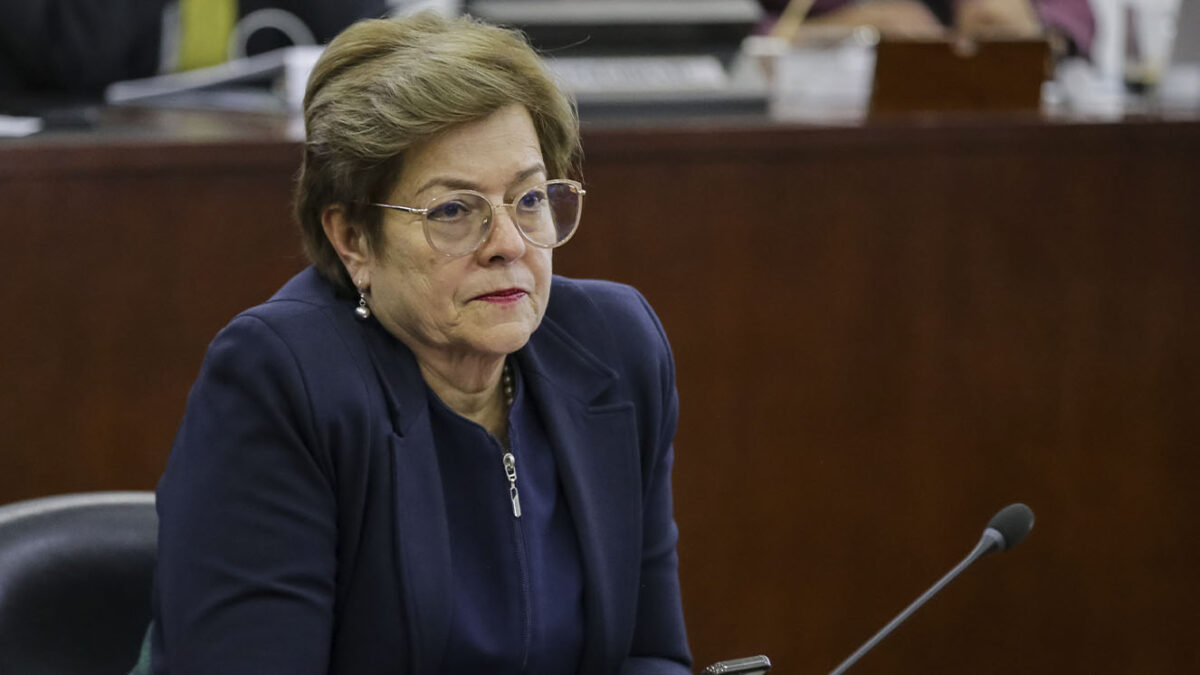 Gobierno Nacional anunció que el salario mínimo subirá el 12% El salario mínimo para el próximo año quedó en $1.300.000, informó este viernes la ministra del Trabajo, Gloria Inés Ramírez, tras el no acuerdo entre empresarios y sindicatos.