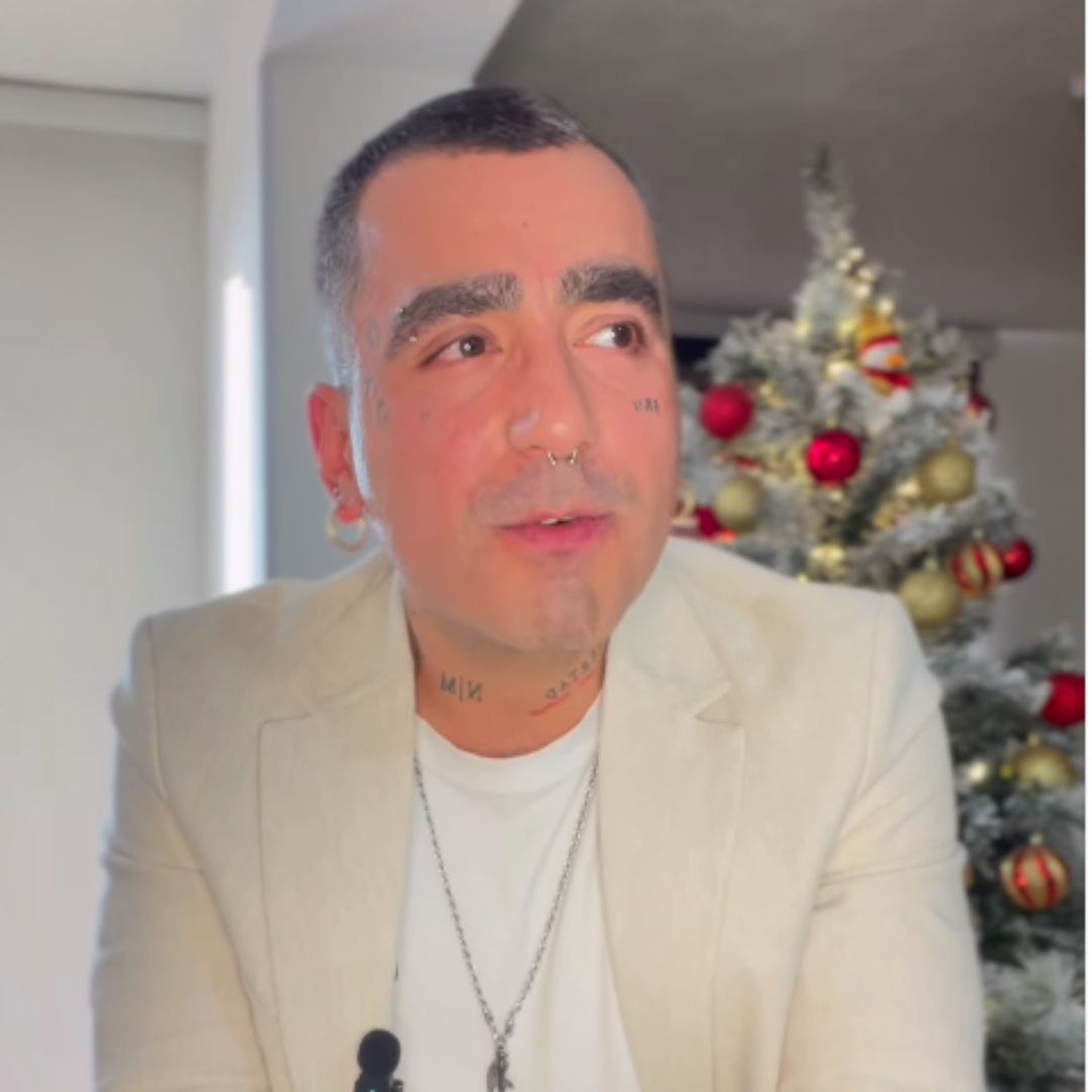 “No le quiero llamar persona”: papá de Saruma le mandó indirecta a Valdiri 1 “No le quiero llamar persona”: papá de Saruma le mandó indirecta a Valdiri Samy Camargo, papá del influencer Felipe Saruma, habló de las personas “depredadoras” y cómo someten a sus víctimas, reflexión que fue catalogada como indirectas a su exnuera.