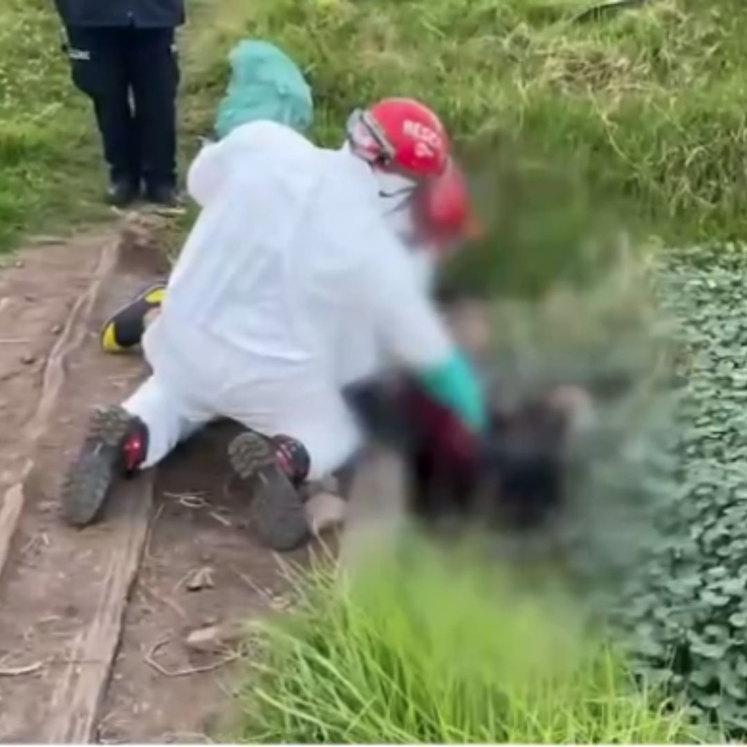 Nuevos detalles del triple asesinato en Mosquera El pasado 25 de diciembre se reportó el macabro hallazgo de tres cuerpos en la vereda San Francisco, ubicada en la zona rural de Mosquera. Las víctimas serían 3 primos, habitantes del sector.
