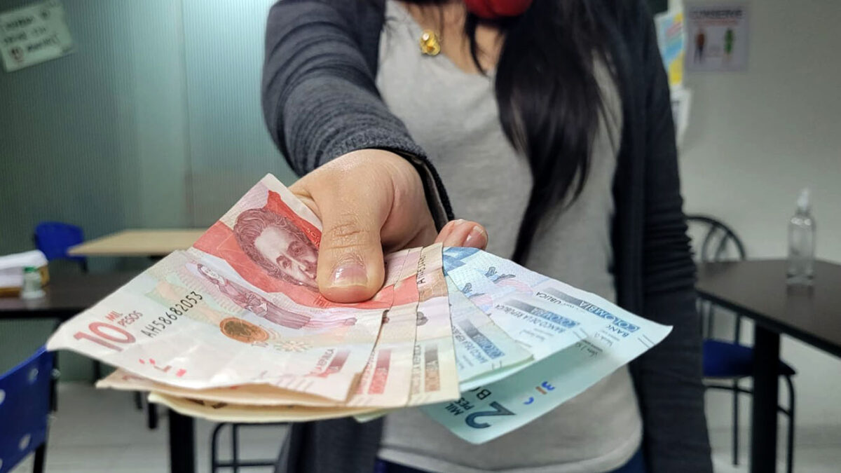 Pille cómo sacar la cuenta de su prima La espera por fin llegó a su fin, desde este viernes iniciaron los pagos de la prima, esa remuneración que tanto esperan los colombianos por el arduo trabajo que realizaron durante los últimos seis meses.
