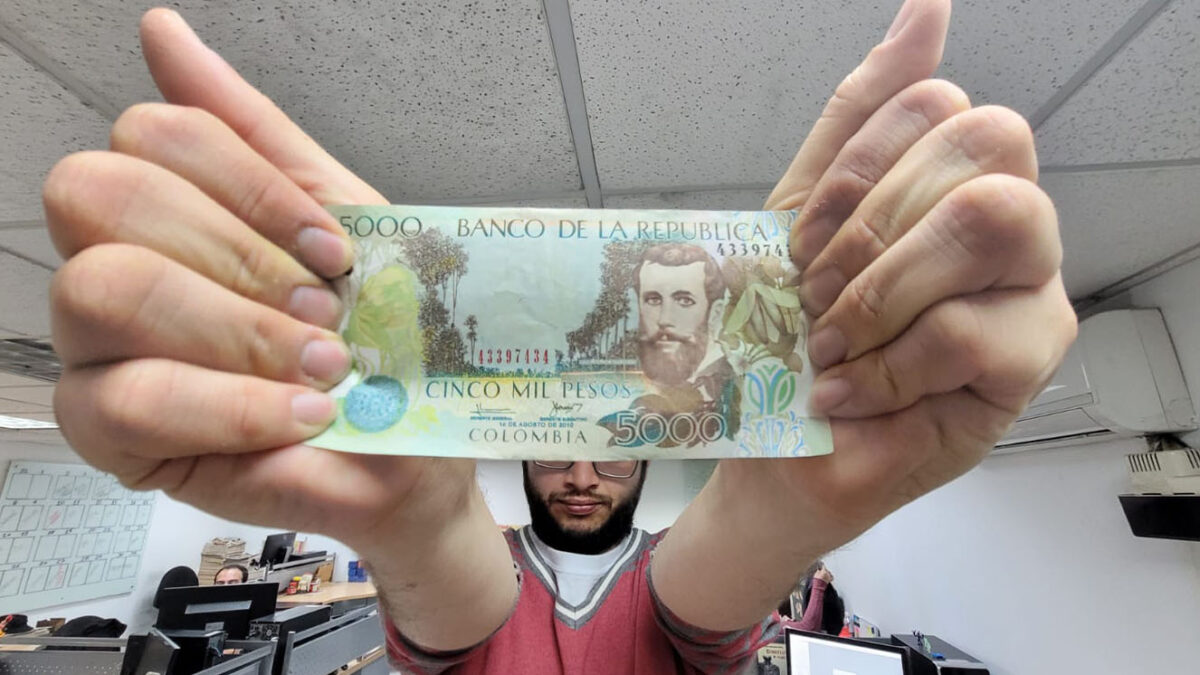 Pille cómo sacar la cuenta de su prima La espera por fin llegó a su fin, desde este viernes iniciaron los pagos de la prima, esa remuneración que tanto esperan los colombianos por el arduo trabajo que realizaron durante los últimos seis meses.