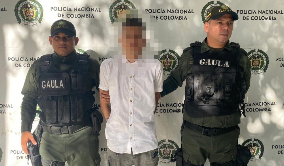 Cayeron 30 delincuentes que harían parte de los 'Satanás' En un gran operativo se logró dar un duro golpe contra la extorsión en diferentes centros penitenciarios y la captura de 30 personas que harían parte de la estructura criminal 'Satanás'.