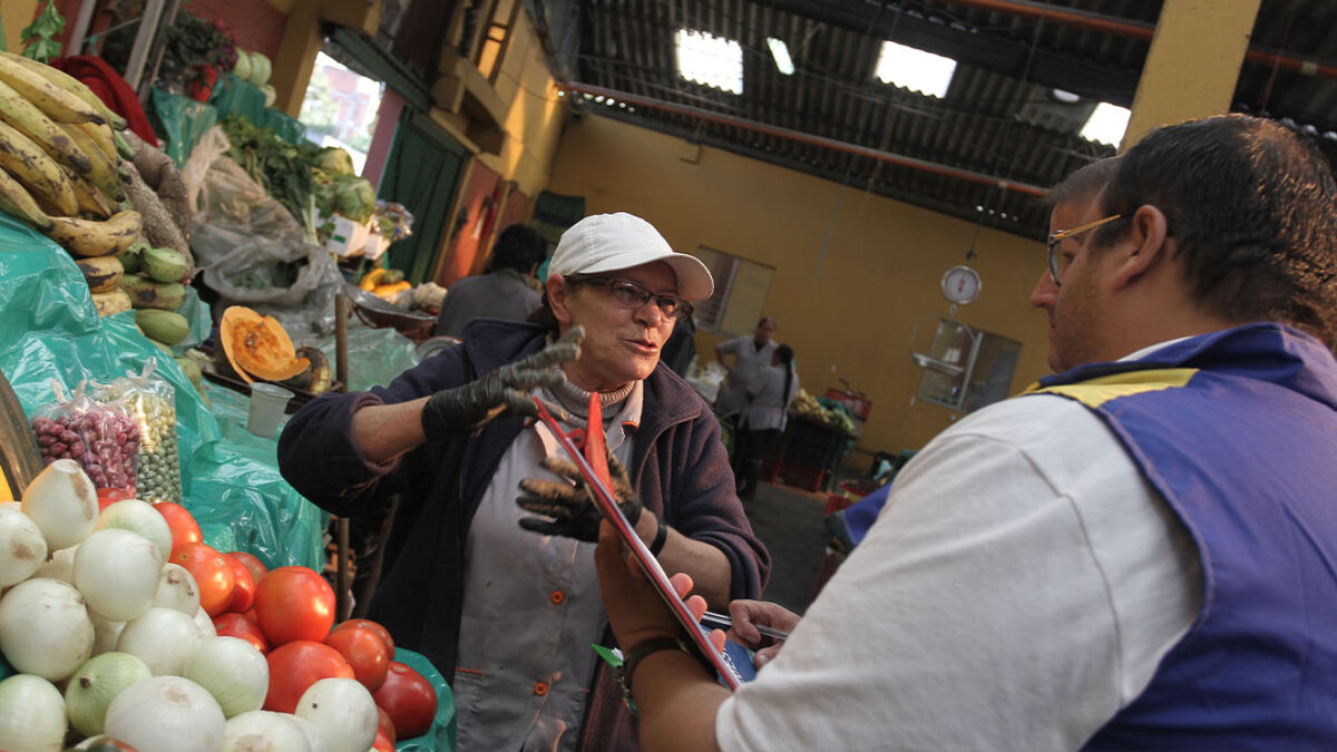 Productos infaltables para un buen tendero 1 Productos infaltables para un buen tendero En el corazón de cada barrio, las tiendas locales no solo son lugares para abastecerse, son auténticos puntos de encuentro comunitarios. Pero, ¿cuáles son los productos favoritos en los estantes de estas tiendas de confianza?