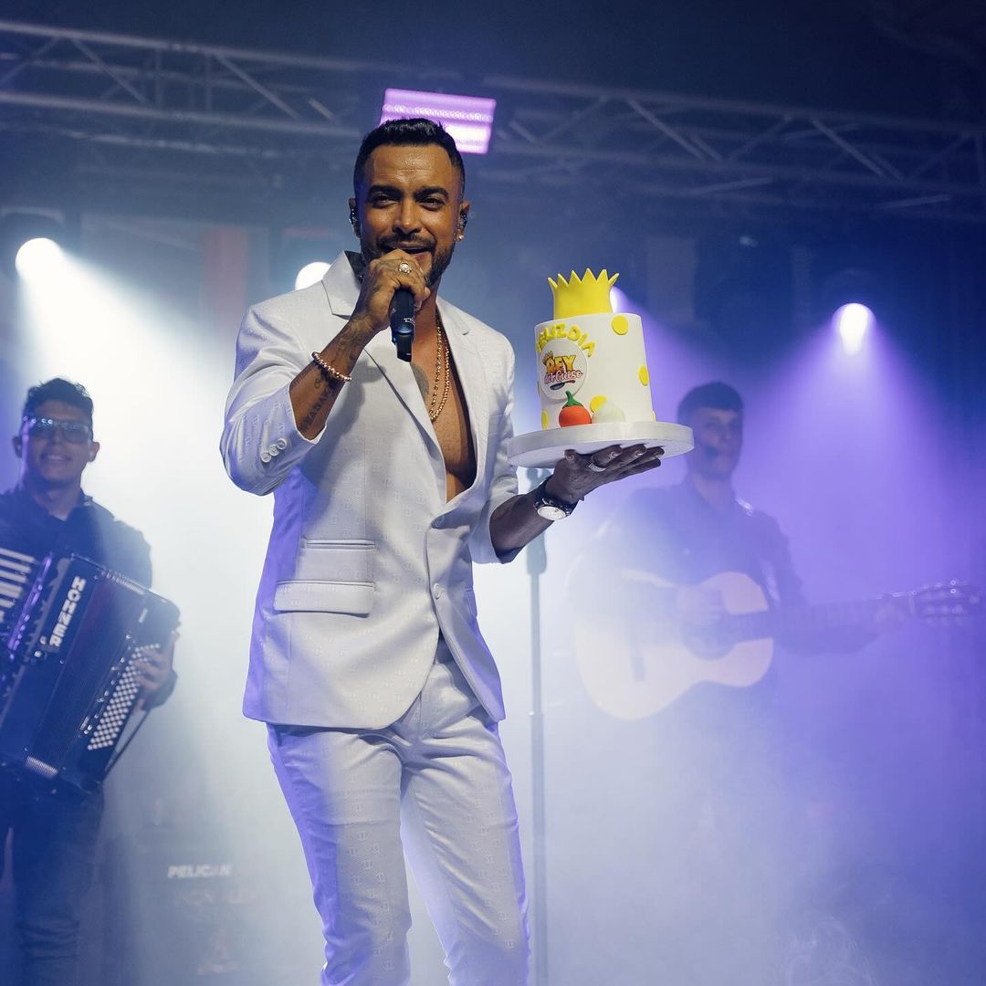 Prográmese para las Novenas Parranderas en Bogotá Desde este 16, y hasta el próximo 23 de diciembre, se estarán realizando las Novenas Parranderas en diferentes localidades de Bogotá. El evento contará con artistas como Jhon Alex Castaño, Nelson y sus Estrellas, Giovanny Ayala, Yeison Jiménez y muchos otros más. La entrada es totalmente gratis.