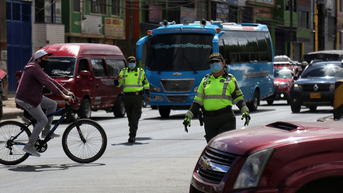 Que el pico y placa no lo coja desprevenido 1 Que el pico y placa no lo coja desprevenido Estas son las restricciones de pico y placa para este miércoles 27 de diciembre del 2023.