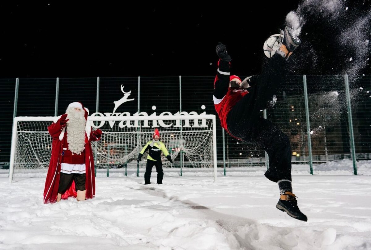 Santa Claus FC: goles y navidad todo el año 2 Santa Claus FC: goles y navidad todo el año Además de regalos, Papá Noel mete goles, por lo menos es así en la sexta división de Noruega, donde milita el Santa Claus FC, un equipo que todo el año conserva el espíritu navideño.