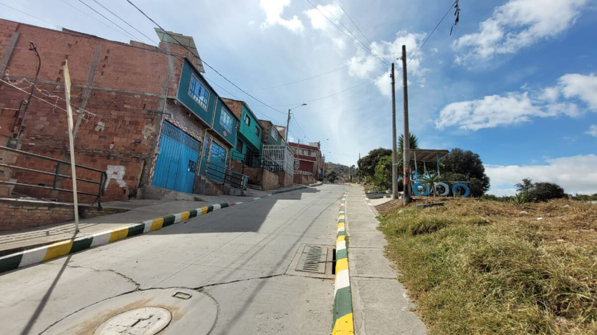 Sicario acabó con Genrri en Ciudad Bolívar 4 Sicario acabó con Genrri en Ciudad Bolívar El sicario accionó su arma en cuatro ocasiones, impactando al hombre en dos oportunidades a la altura de la cabeza y la espalda.