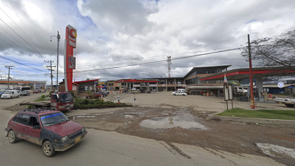 Taxista fue víctima de los fleteros en Zipaquirá En Zipaquirá un taxista que fue víctima de los ladrones, sobrevivió a un ataque con arma de fuego. Q'Hubo conoció los detalles del crimen.