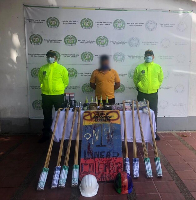 Gestores de paz volverán a ser capturados 2 Gestores de paz volverán a ser capturados El fiscal general, Francisco Barbosa, sostuvo este viernes desde Neiva, Huola, que en los próximos días se volverán a emitir las órdenes de captura de aquellas personas de grupos ilegales que venían actuando como voceros de paz en los diversos procesos que adelanta el gobierno de Gustavo Petro.