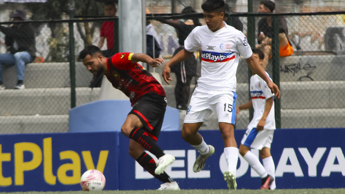 Volvió el torneo de fútbol del barrio Olaya 2 Volvió el torneo de fútbol del barrio Olaya Si de fútbol aficionado se trata, el Torneo del barrio Olaya Herrera (Rafael Uribe) ofrece el mejor espectáculo de este tipo. Le contamos las novedades.